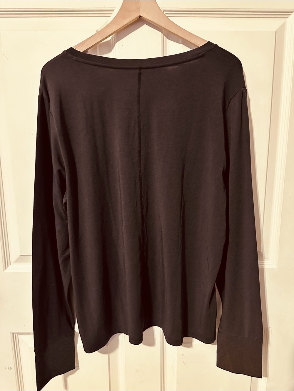 Gap | Top | GapFit Breathe T-Shirt | True Black - Picture 8 of 10
